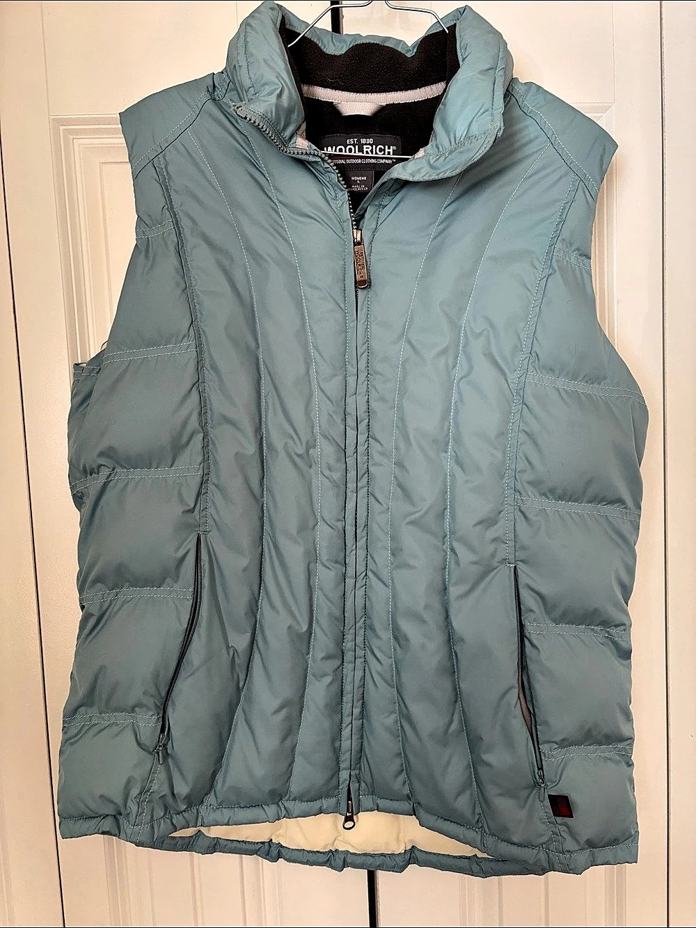Woolrich Women's Puffer Vest in Bluegrass. Size Large